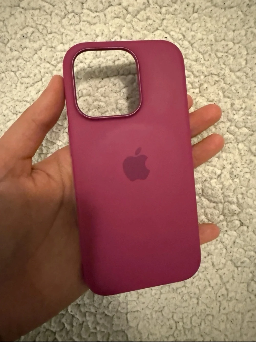 Apple Silicone Case MagSafe iPhone 16 Pro - Fuchsia Color
